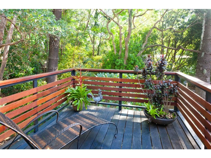 17 Mervyn Grove, St Lucia QLD 4067