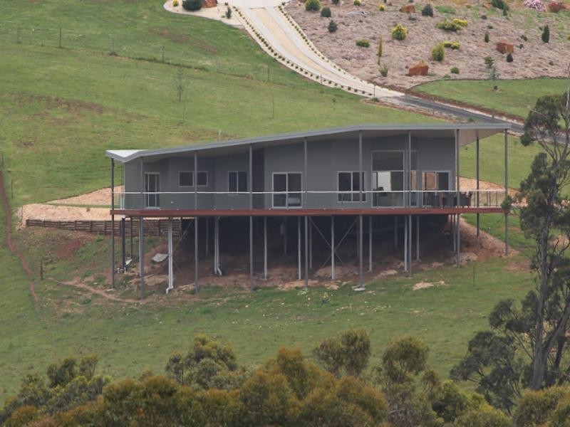 8 Donvista Drive, Devonport TAS 7310