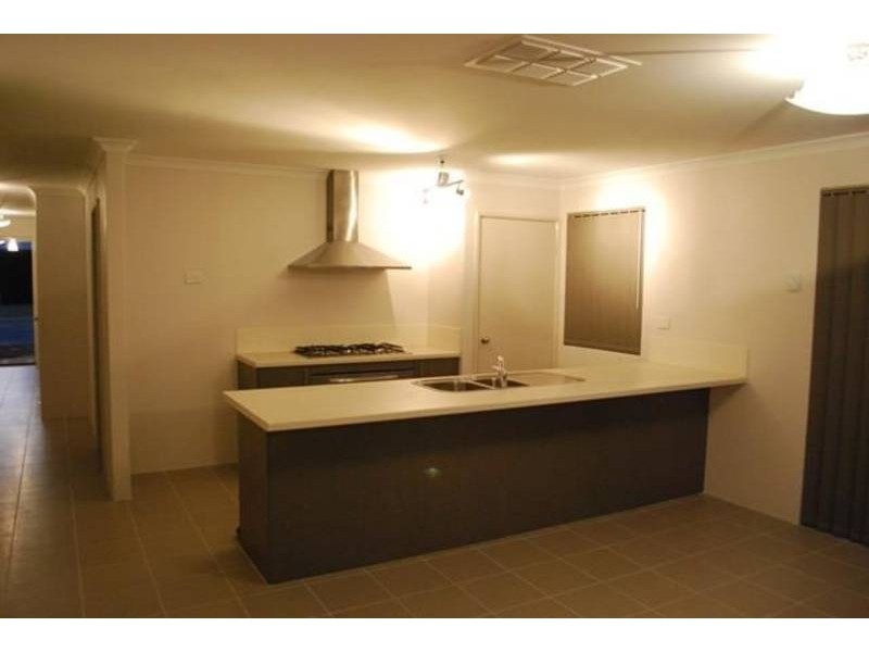 8 Clew Way, Jindalee WA 6036