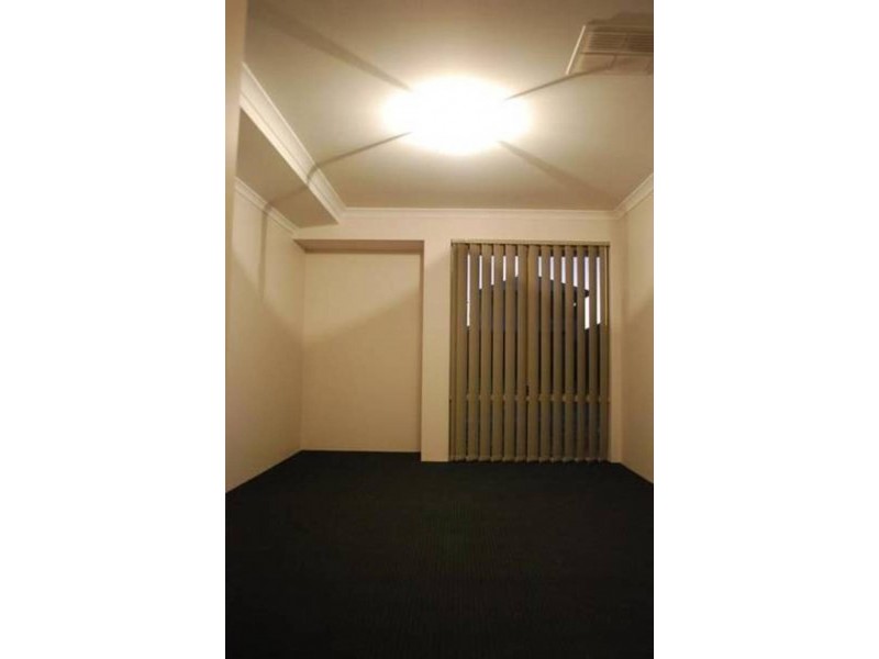 8 Clew Way, Jindalee WA 6036