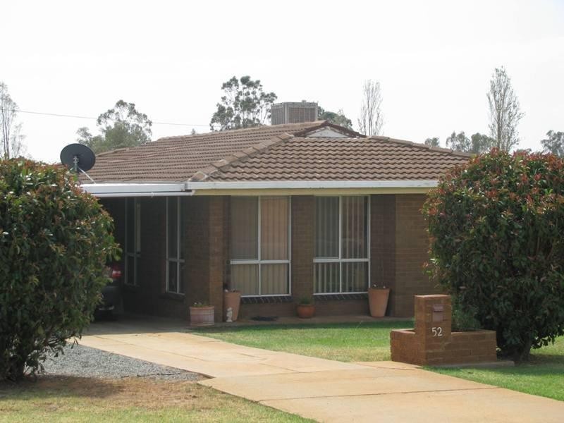 52 Stinson Street, Coolamon NSW 2701