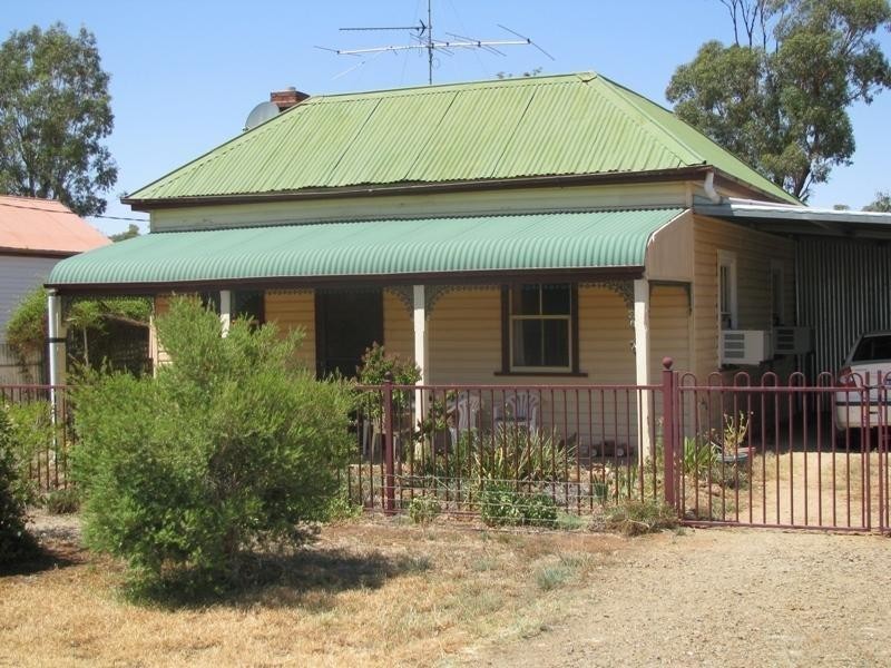 9 Pine Street, Matong NSW 2652