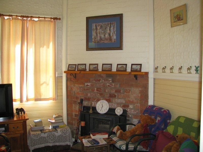 9 Pine Street, Matong NSW 2652