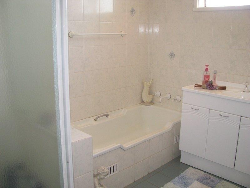 41 Cowabbie Street, Coolamon NSW 2701