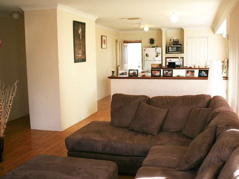 16 Whitchurch Road, Redcliffe WA 6104