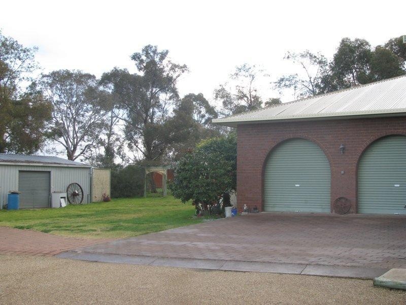 2A Silverwood Road, Lake Albert NSW 2650