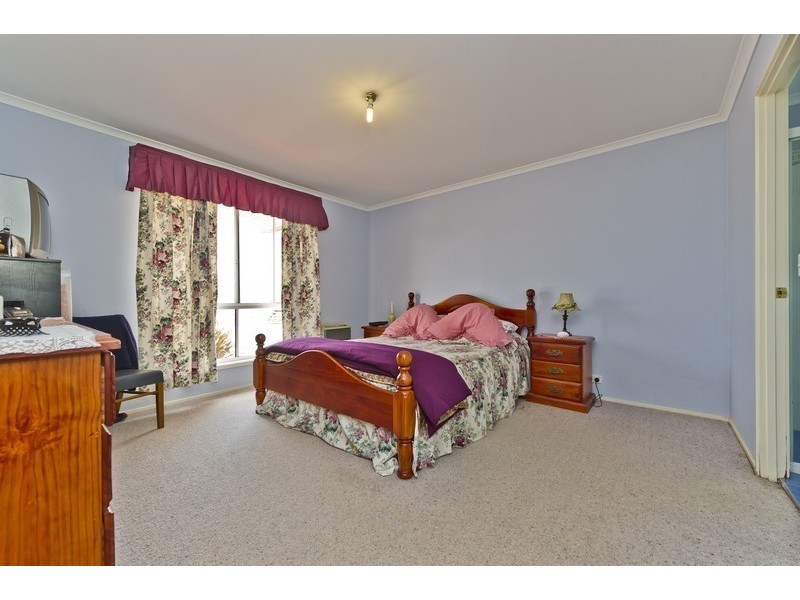 16 Hamilton Drive, Yass NSW 2582