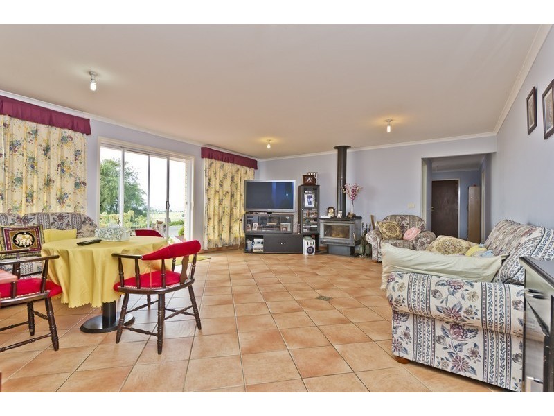 16 Hamilton Drive, Yass NSW 2582