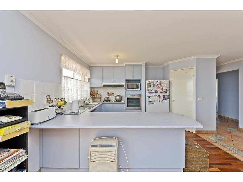 16 Hamilton Drive, Yass NSW 2582