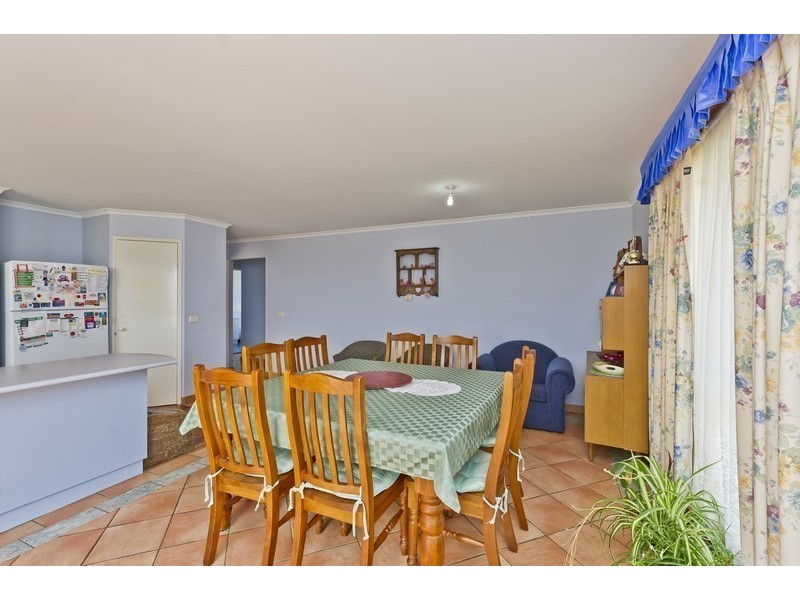 16 Hamilton Drive, Yass NSW 2582