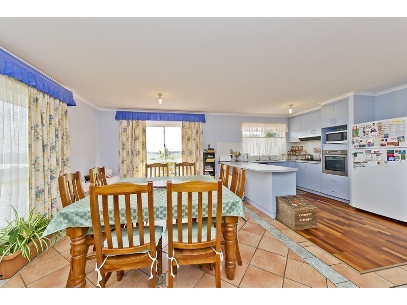 16 Hamilton Drive, Yass NSW 2582