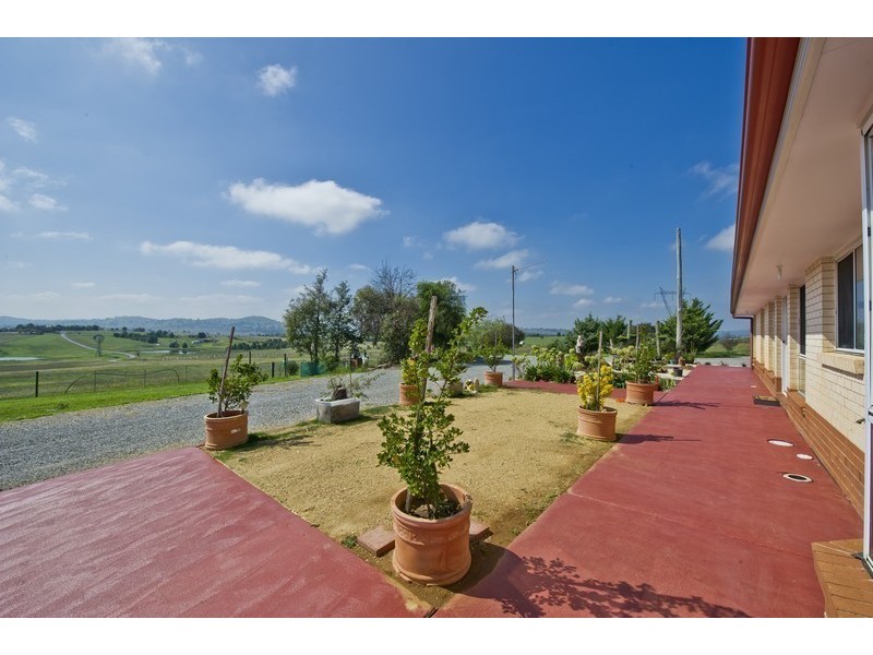 16 Hamilton Drive, Yass NSW 2582