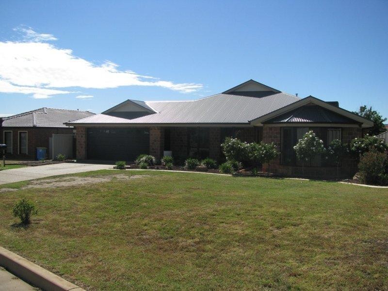 66 Yentoo, Glenfield Park NSW 2650