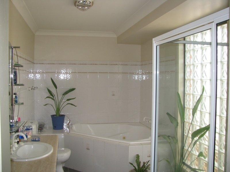 66 Yentoo, Glenfield Park NSW 2650