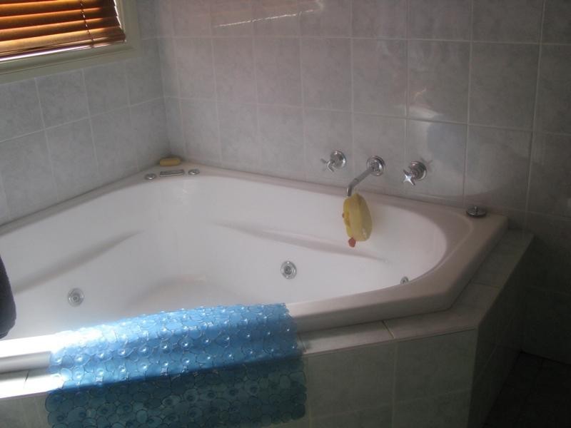 21 Kindra Crescent, Coolamon NSW 2701