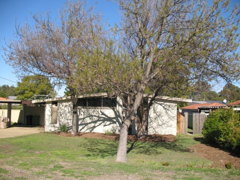 15 Marlow Way, Thornlie WA 6108