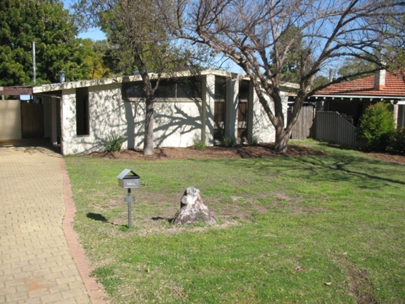 15 Marlow Way, Thornlie WA 6108