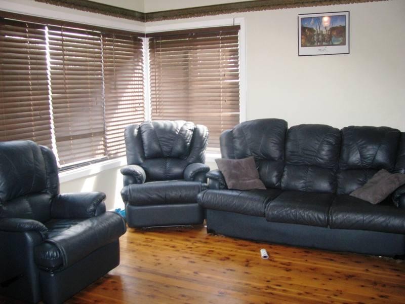 21 Nilma Ave, Mount Austin NSW 2650