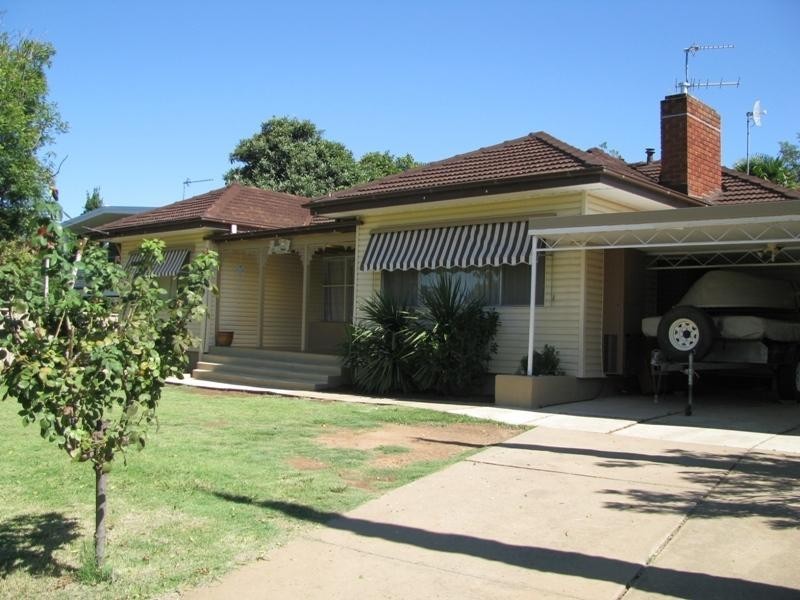 342 Lake Albert Road, Kooringal NSW 2650