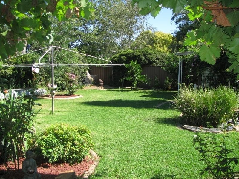 342 Lake Albert Road, Kooringal NSW 2650