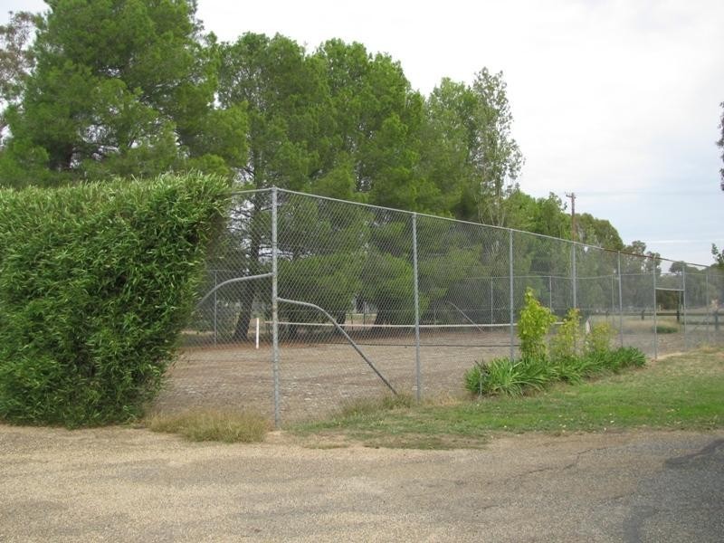 35 Alder Road, Lake Albert NSW 2650