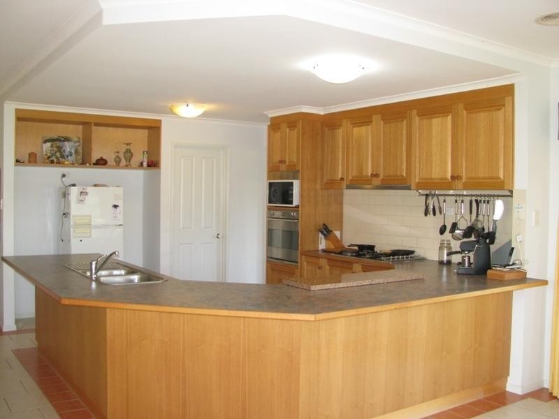 5 Evangelist Ave, Lake Albert NSW 2650