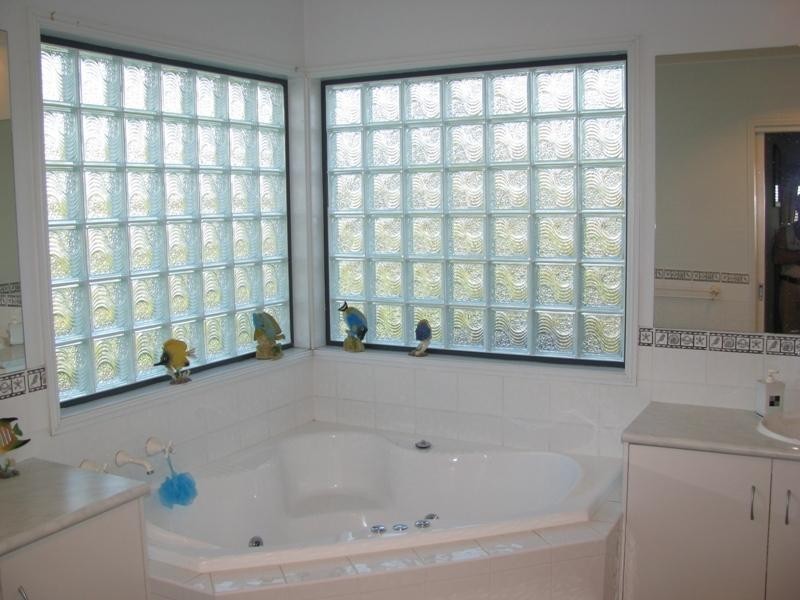 5 Evangelist Ave, Lake Albert NSW 2650