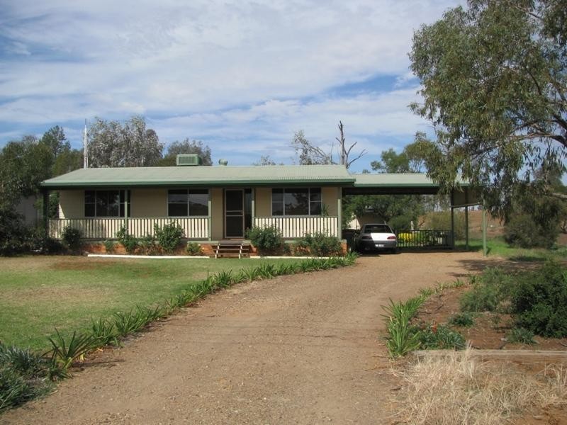 19 Logan Street, Coolamon NSW 2701
