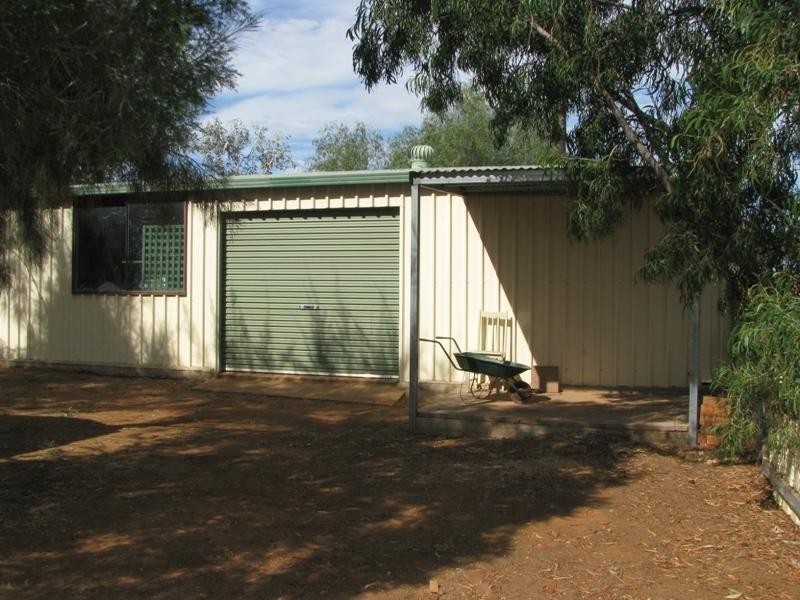 19 Logan Street, Coolamon NSW 2701