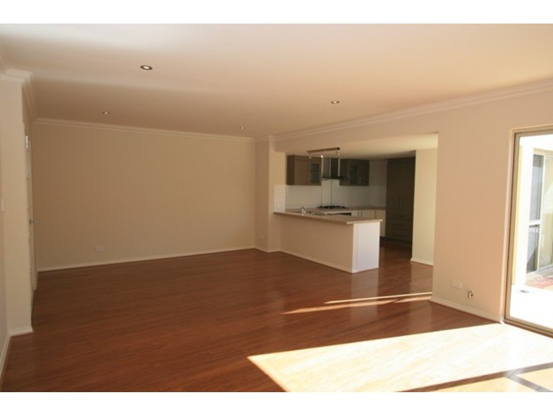 2/7 Wynyard St, Yokine WA 6060