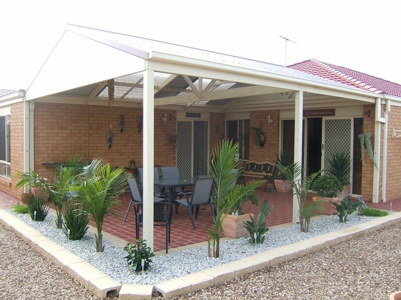 11 Clarence Street, Wyndham Vale VIC 3024