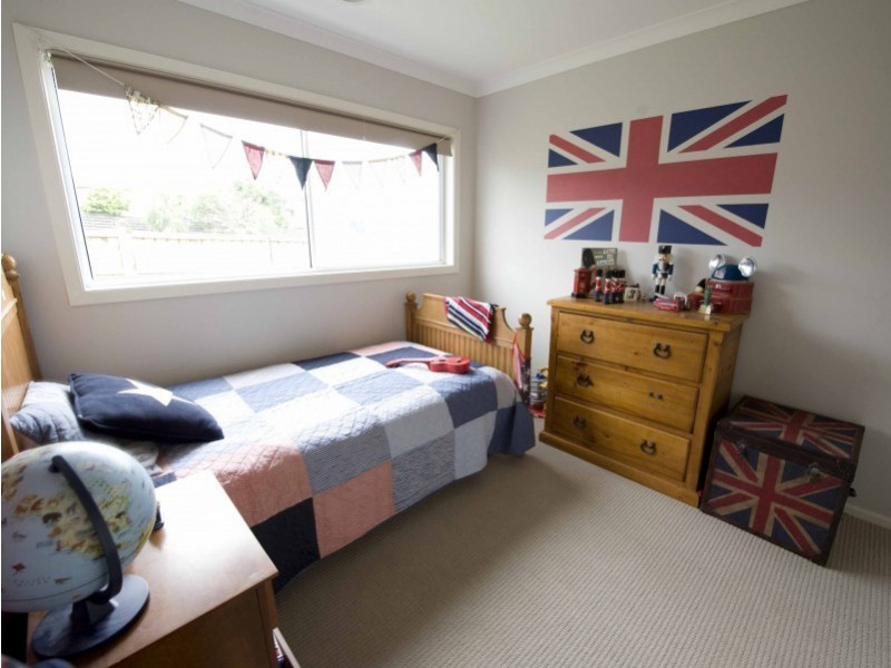 3 Bushlark Court, Berwick VIC 3806