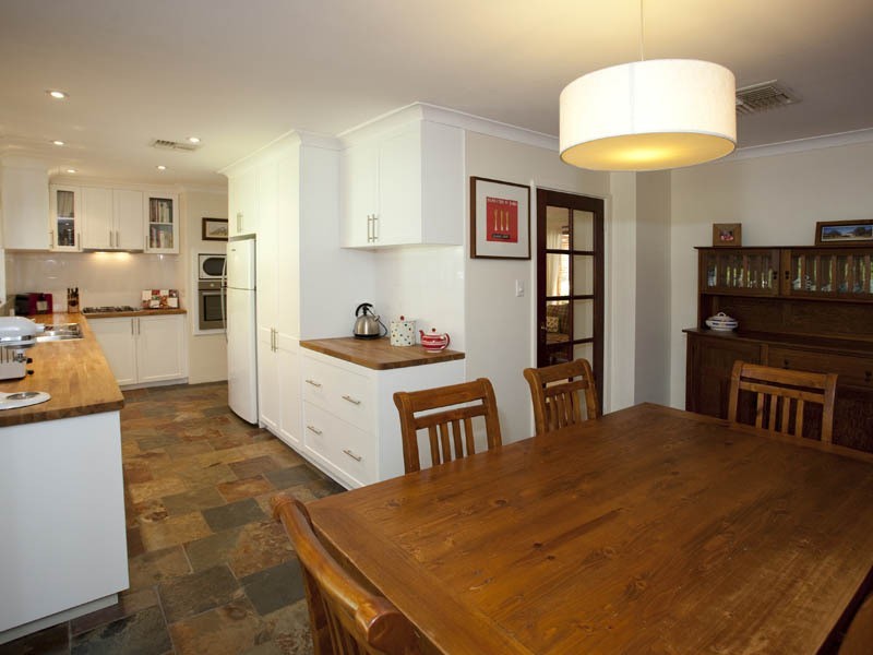 7 Campbell Way, Parkerville WA 6081