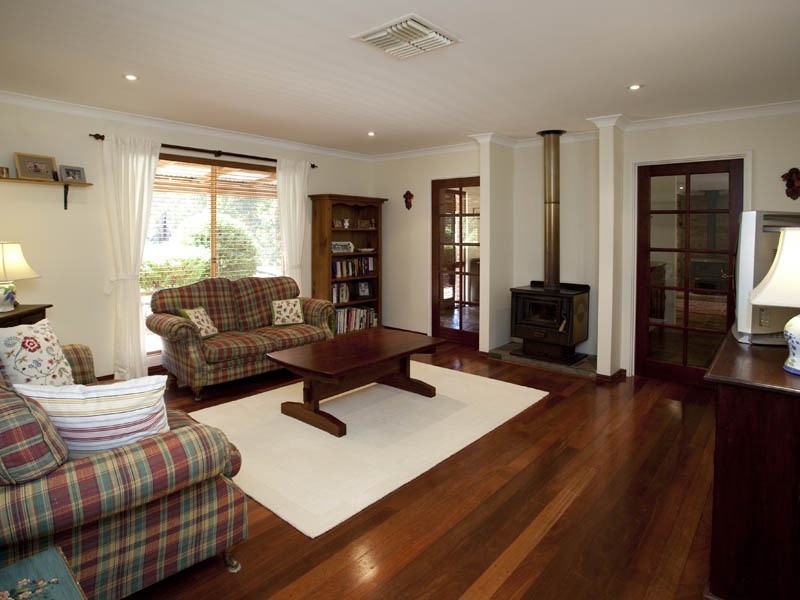 7 Campbell Way, Parkerville WA 6081