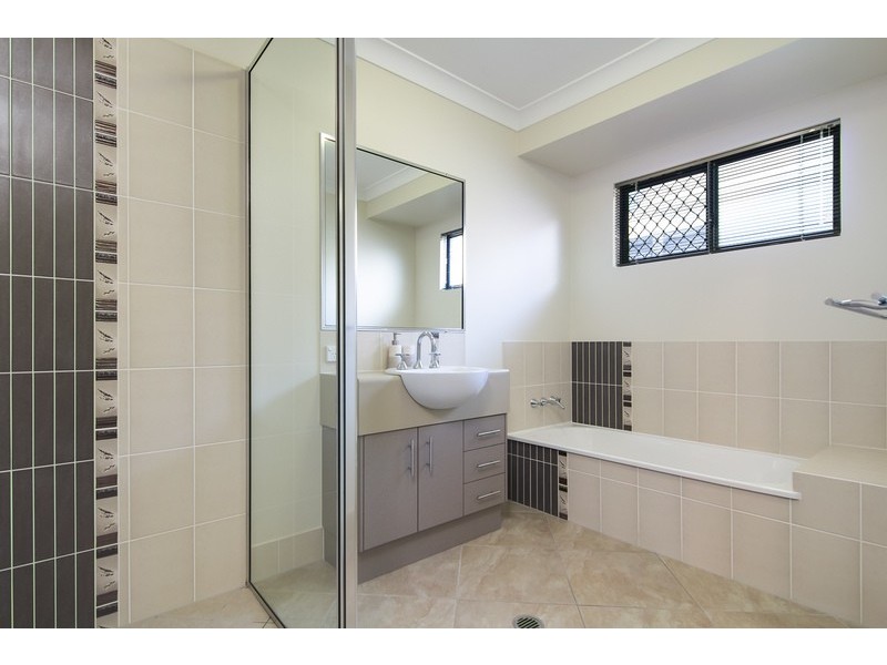8 Pambula Close, Kewarra Beach QLD 4879