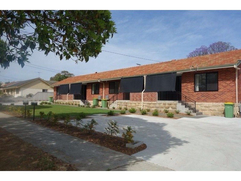 17B Bromley Road, Hilton WA 6163