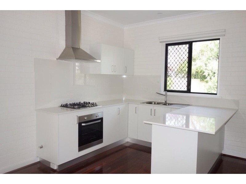 17B Bromley Road, Hilton WA 6163