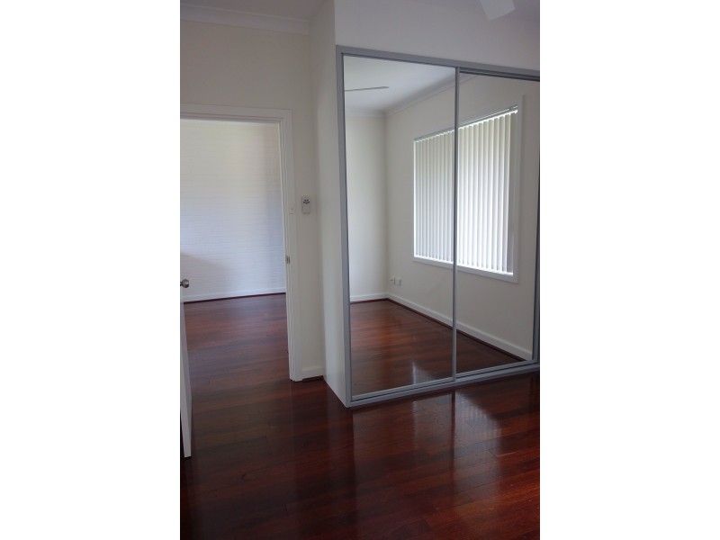 17B Bromley Road, Hilton WA 6163