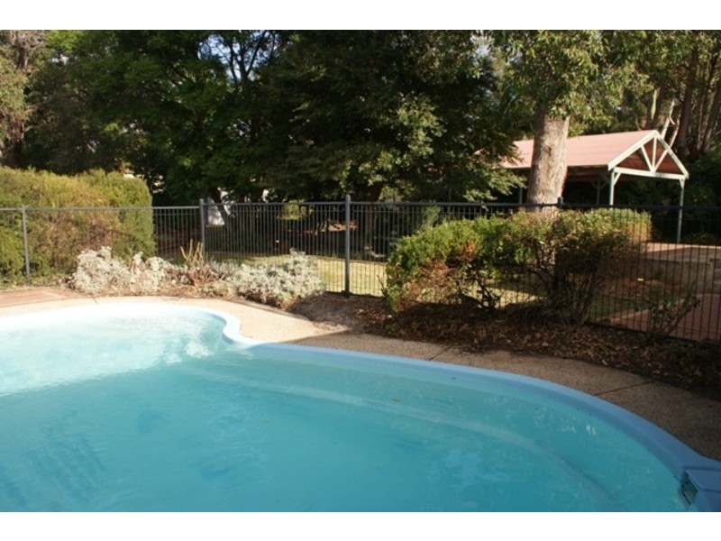 62 Waterloo Crescent, Lesmurdie WA 6076