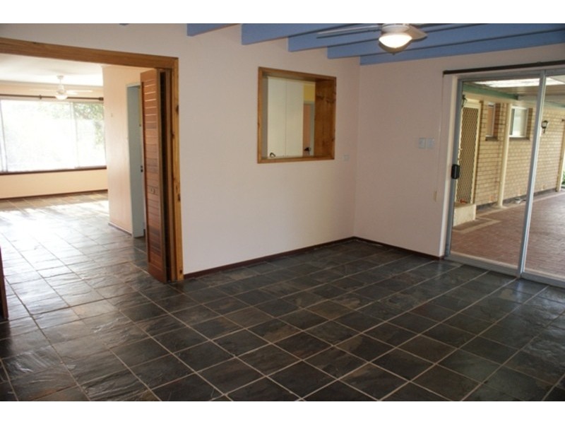 62 Waterloo Crescent, Lesmurdie WA 6076