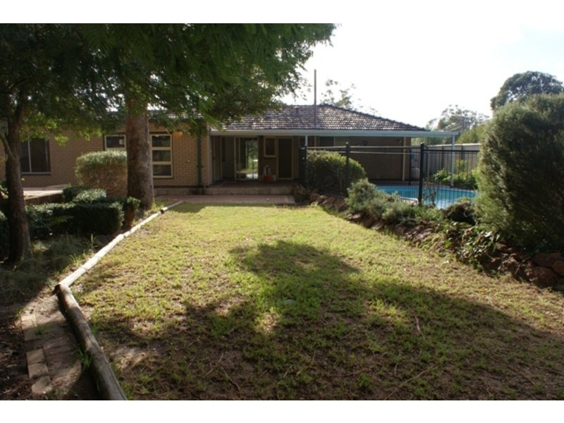 62 Waterloo Crescent, Lesmurdie WA 6076