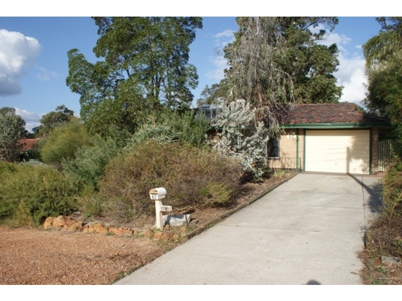62 Waterloo Crescent, Lesmurdie WA 6076