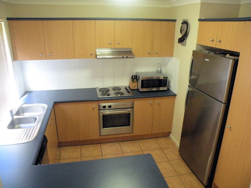 18/74 Universal St, Pacific Pines QLD 4211