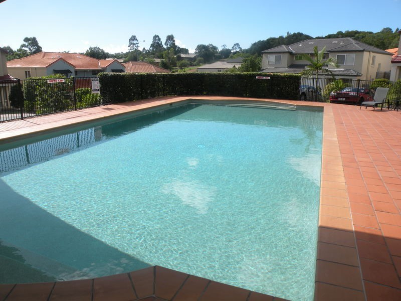 18/74 Universal St, Pacific Pines QLD 4211