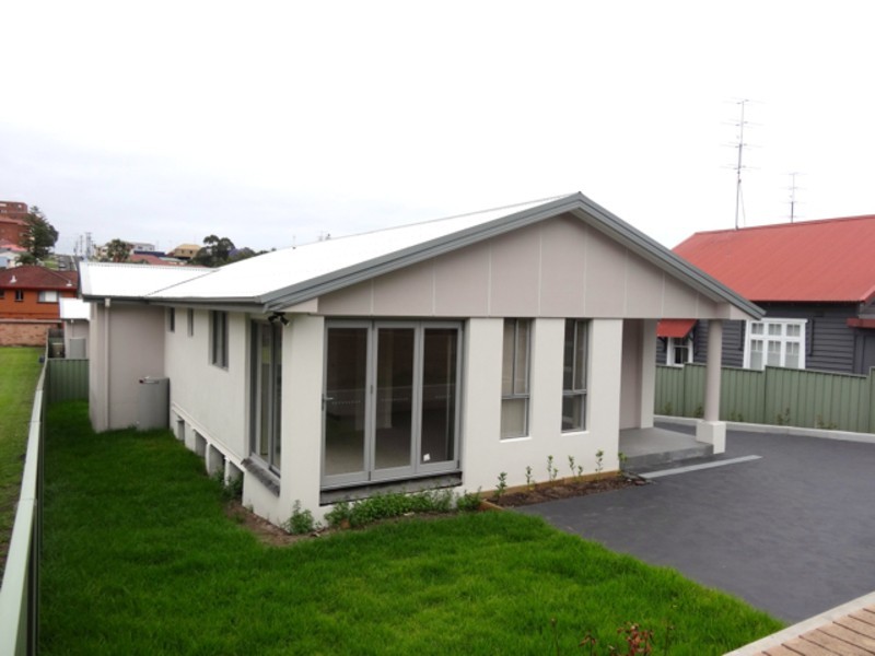 26 Rowland Avenue, Wollongong NSW 2500