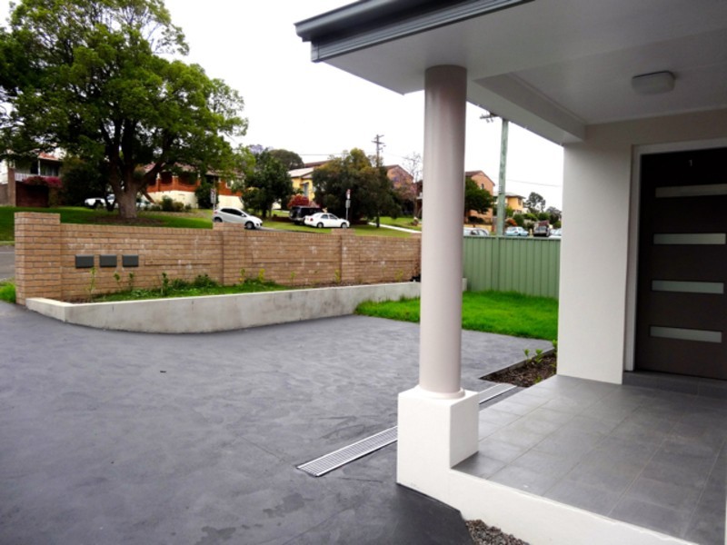 26 Rowland Avenue, Wollongong NSW 2500