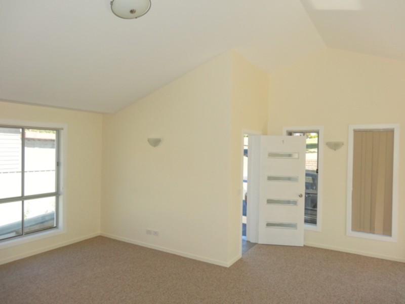 26 Rowland Avenue, Wollongong NSW 2500