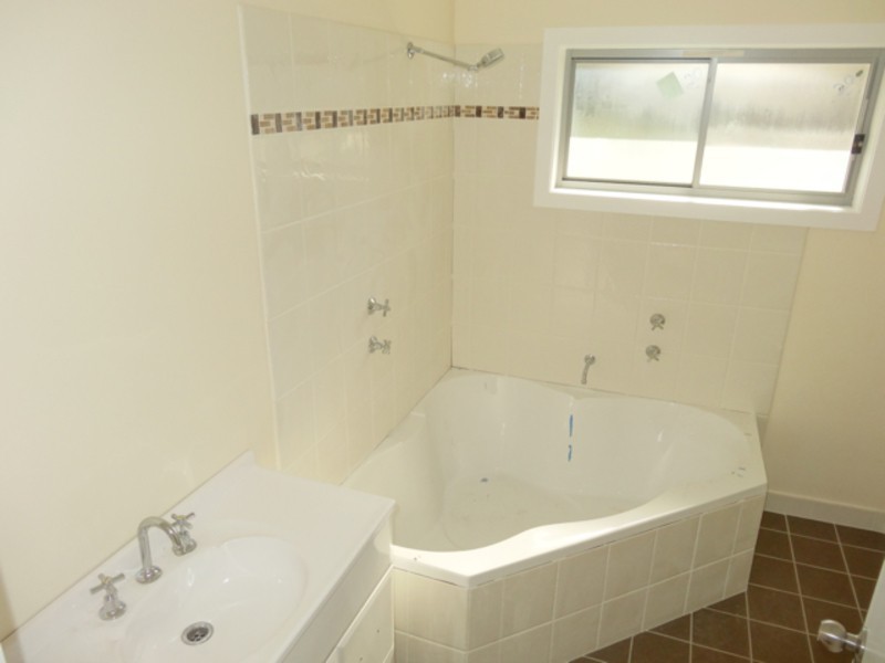 26 Rowland Avenue, Wollongong NSW 2500