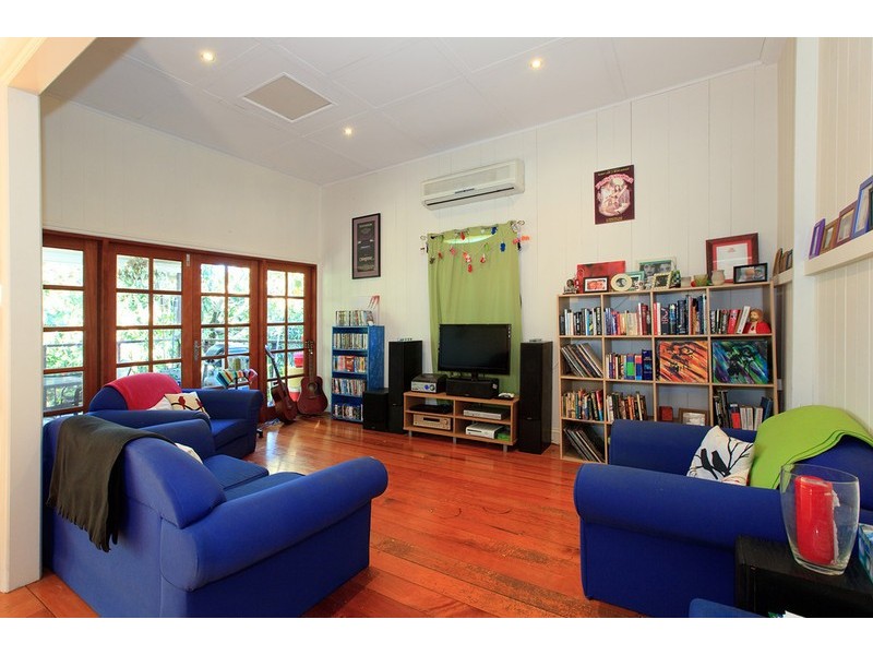 27 Labtrobe St, East Brisbane QLD 4169