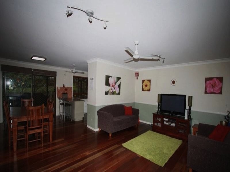 15 Azure St, Goodna QLD 4300